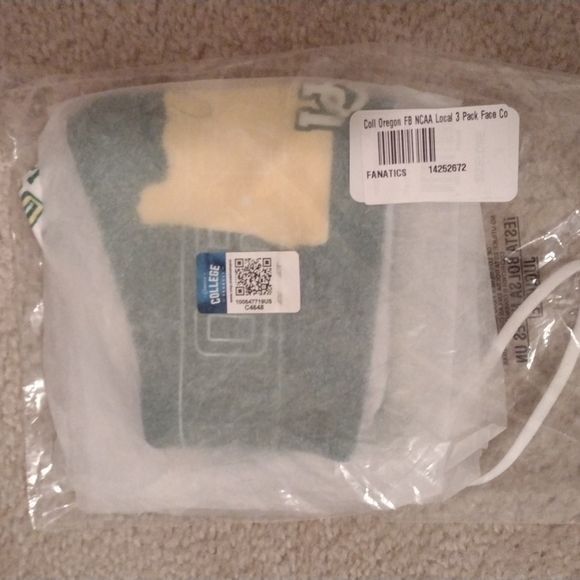 Oregon Ducks 3pk Facemasks - Picture 4 of 4